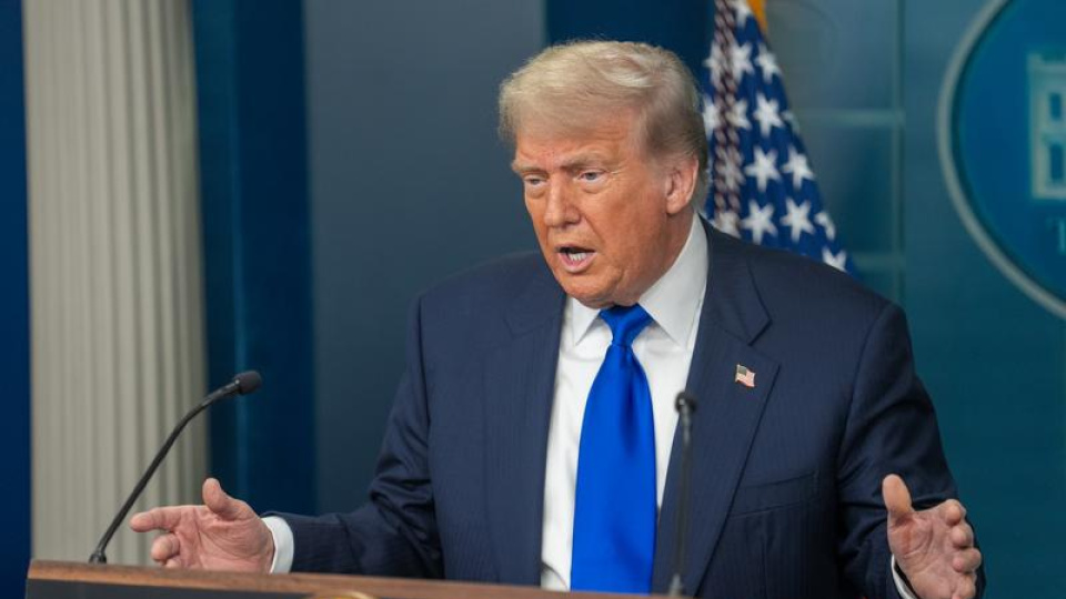 ABD Başkanı Donald Trump, Küba'daki yönetimin "çöktüğünü" savunarak "İran İslam
