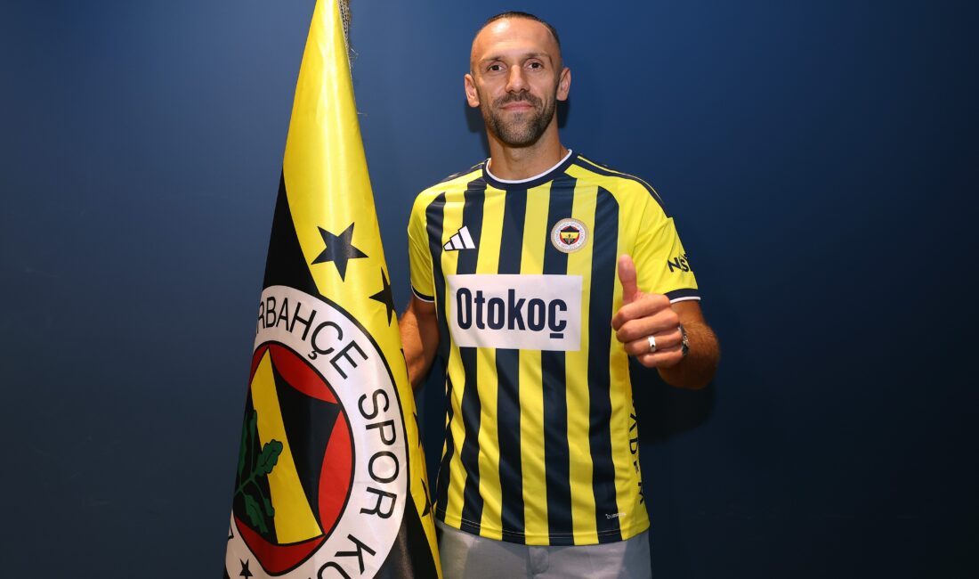Kosovalı forvet Vedat Muriqi, Fenerbahçe ile 3 yıllık sözleşmeye imza
