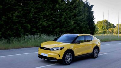 Ford Capri ve Explorer’ın standart menzilli modellerinin, yeni lityum-demir fosfat