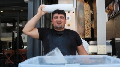 Adana’da bunaltıcı sıcaklar ateş başında çalışan döner ve fırın ustalarını