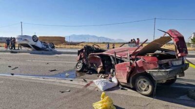 Karaman’da U dönüşü yapan otomobile arkadan gelen aracın çarptığı kazada