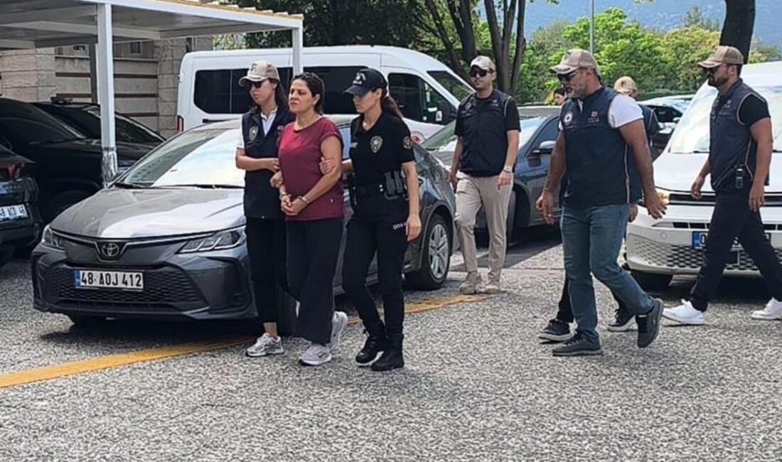 FETÖ’cü ihraç Yüzbaşı Burkay Karatepe’nin ablası Ayşe Alanur Karetepe, bu