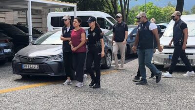 FETÖ’cü ihraç Yüzbaşı Burkay Karatepe’nin ablası Ayşe Alanur Karetepe, bu
