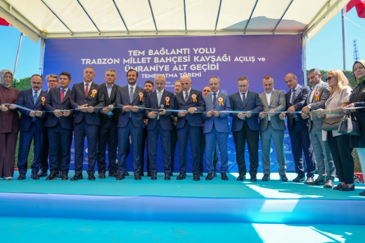 Ulaştırma ve Altyapı Bakanı Abdulkadir Uraloğlu’nun katılımıyla Ümraniye’de Trabzon Millet