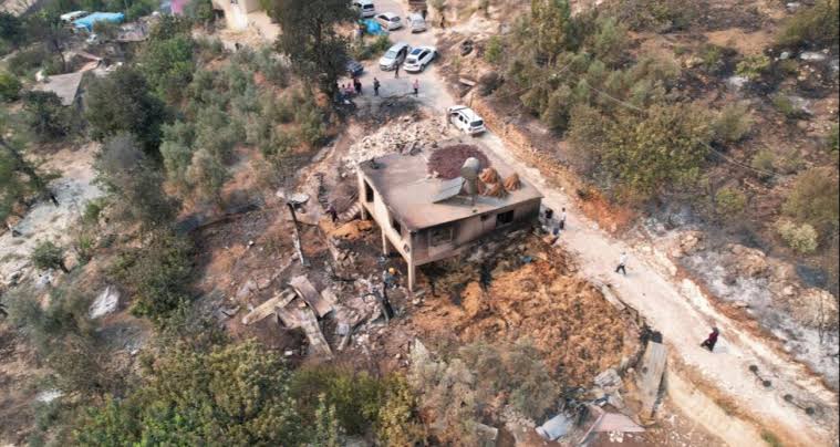 Adana’nın Aladağ ilçesine sıçrayan orman yangınında Dailer Mahallesi’nde 19 hane