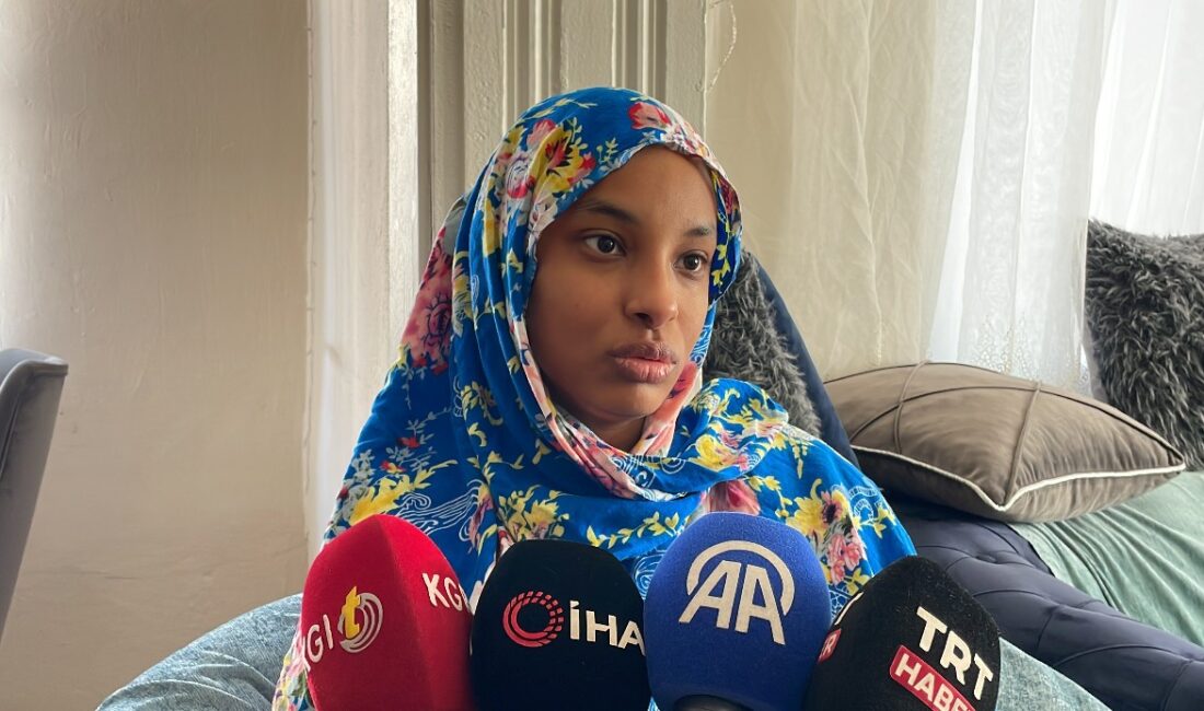 Karaman’da kaldırımda yürüdüğü sırada yaklaşık 7 metre yükseklikten üzerine PVC