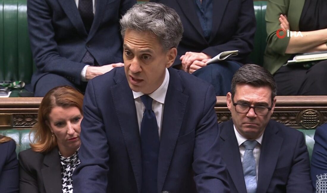 İngiltere Dışişleri Bakanı Ed Miliband, dün 11 ülke ile birlikte