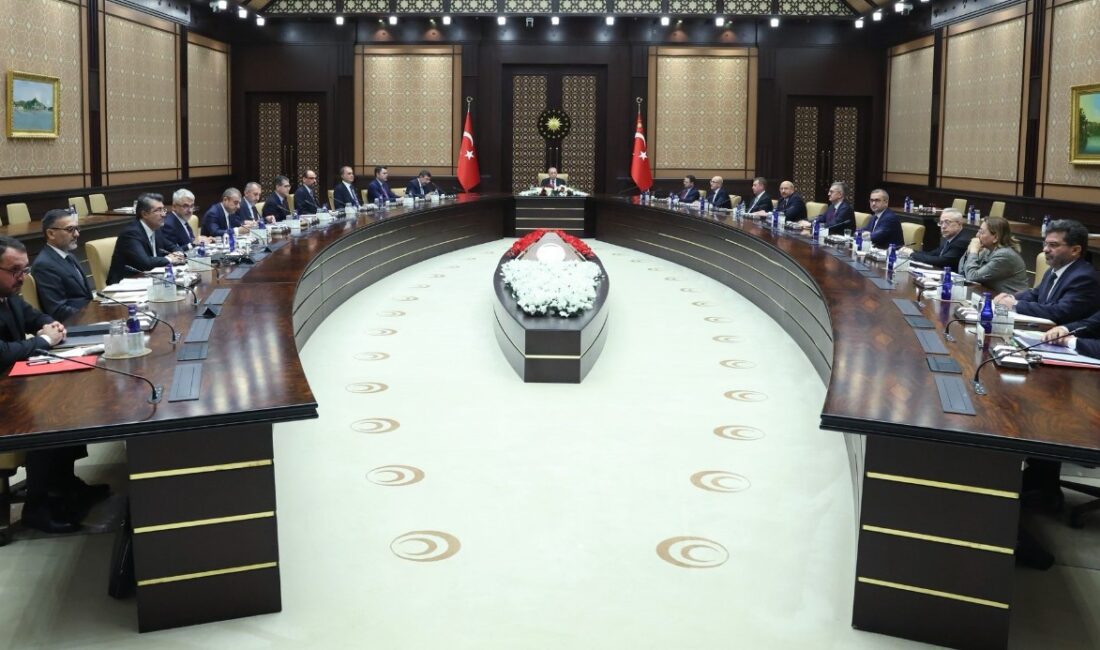 Cumhurbaşkanlığı İletişim Başkanlığı, Cumhurbaşkanı Recep Tayyip Erdoğan başkanlığında ekonomi kurmayları