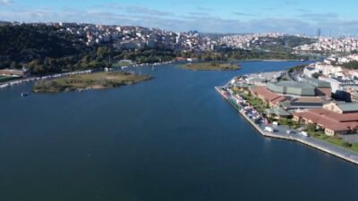 Eyüpsultan sahilinde günlerdir etkisini sürdüren ağır kokunun ardından Haliç’te suyun