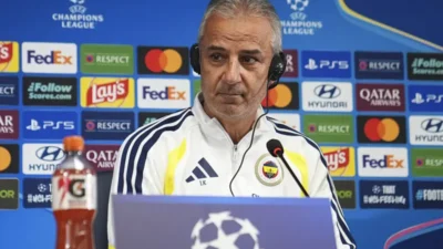 Fenerbahçe Teknik Direktörü İsmail Kartal, UEFA Şampiyonlar Ligi’nde oynayacakları Slavia