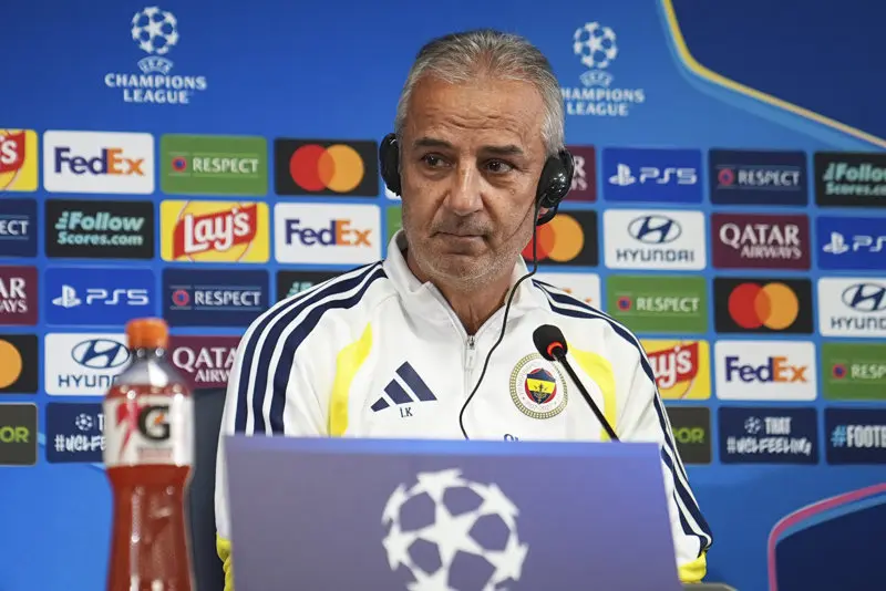 Fenerbahçe Teknik Direktörü İsmail Kartal, UEFA Şampiyonlar Ligi’nde oynayacakları Slavia
