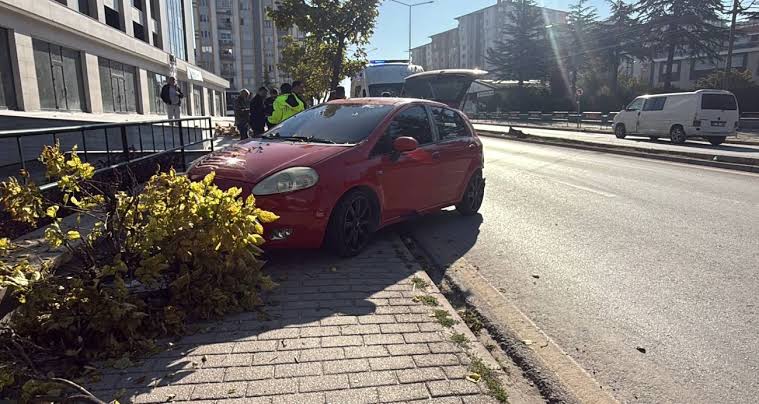 Eskişehir’de 2,20 promil alkollü olduğu tespit edilen sürücü sokak üzerinde